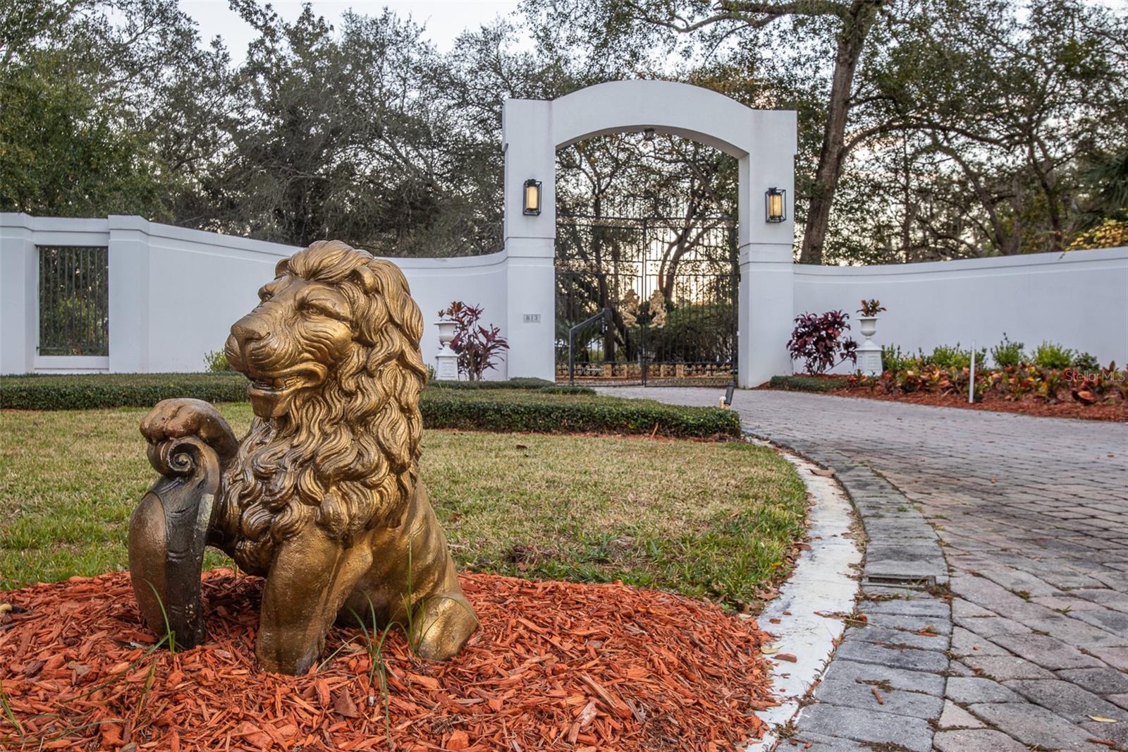 812 SWEETWATER CLUB BLVD