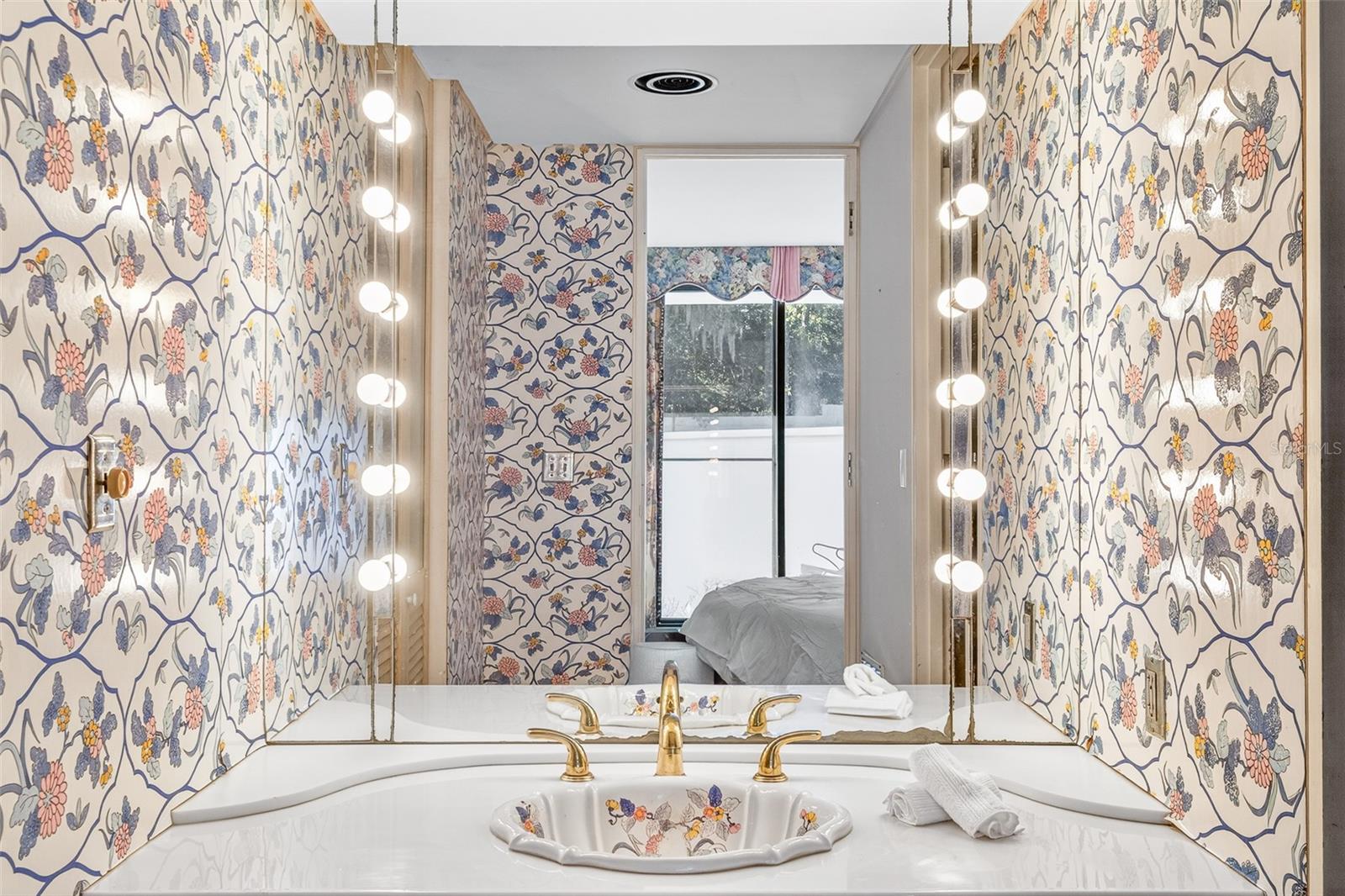 812 SWEETWATER CLUB BLVD