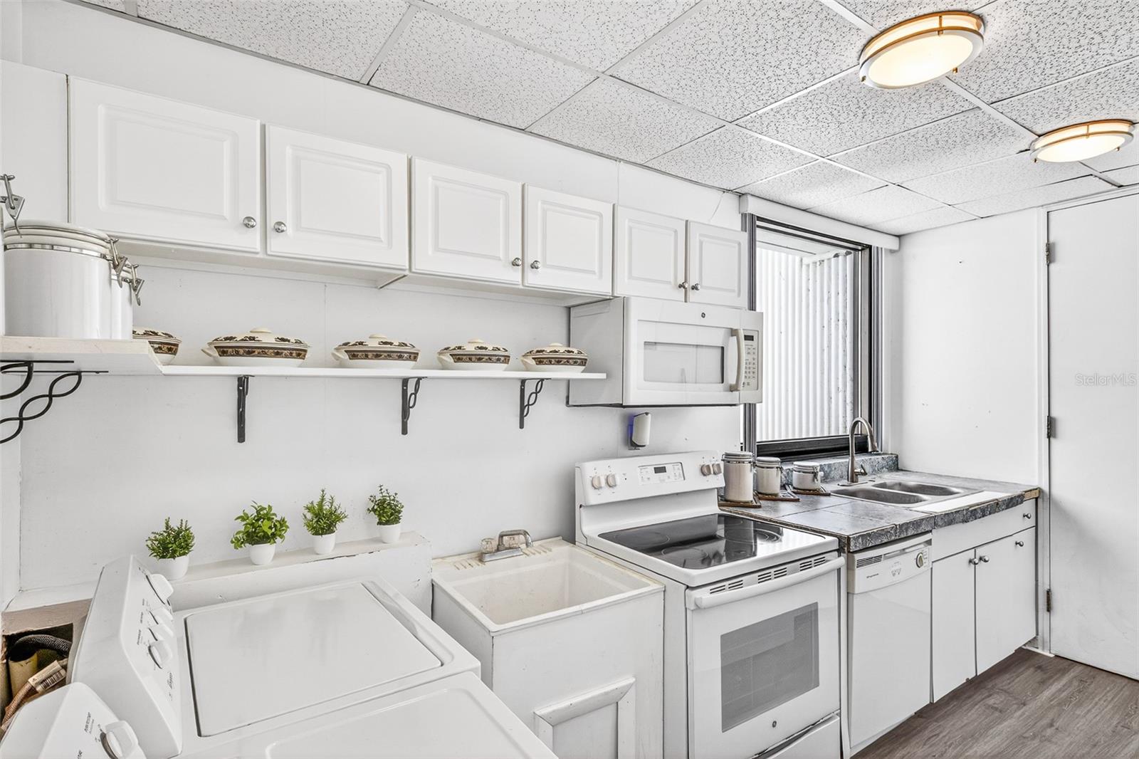 812 SWEETWATER CLUB BLVD