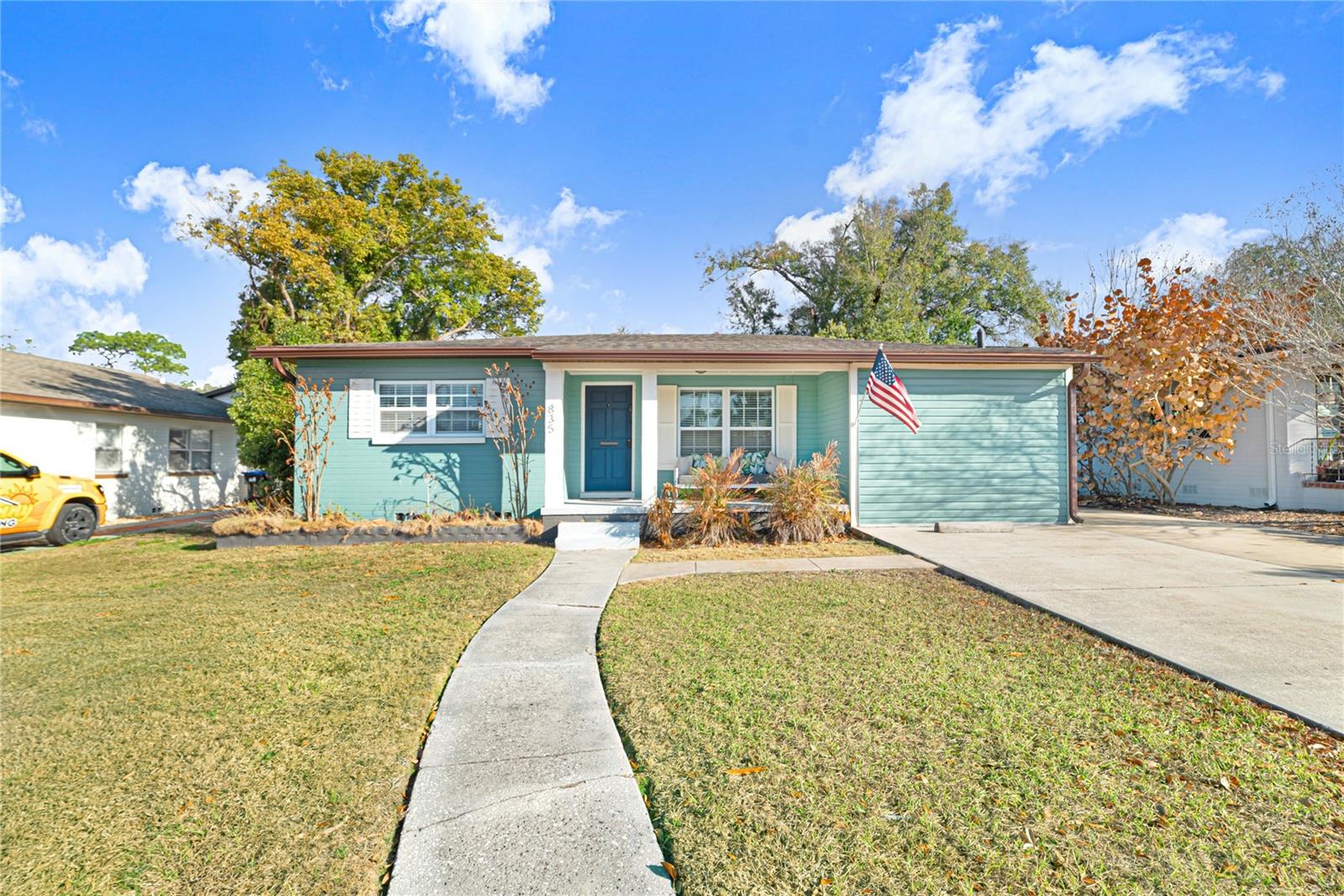 835 CANOVIA AVE
