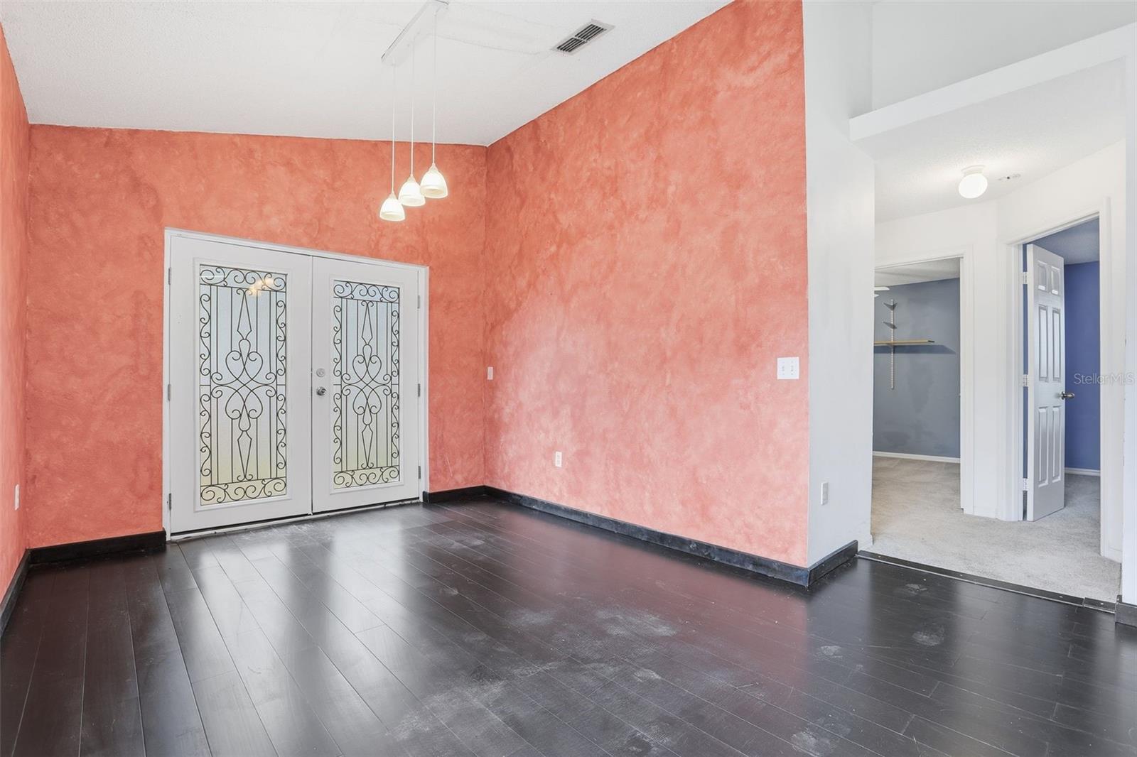 306 DANIELS POINTE DR