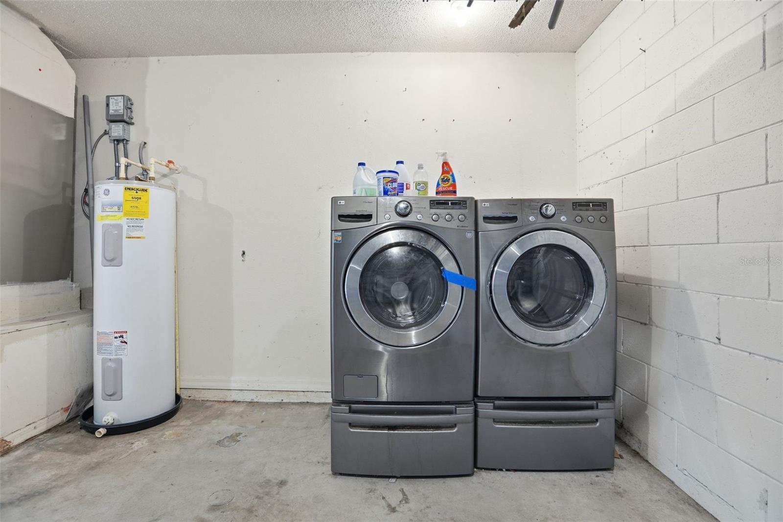 306 DANIELS POINTE DR