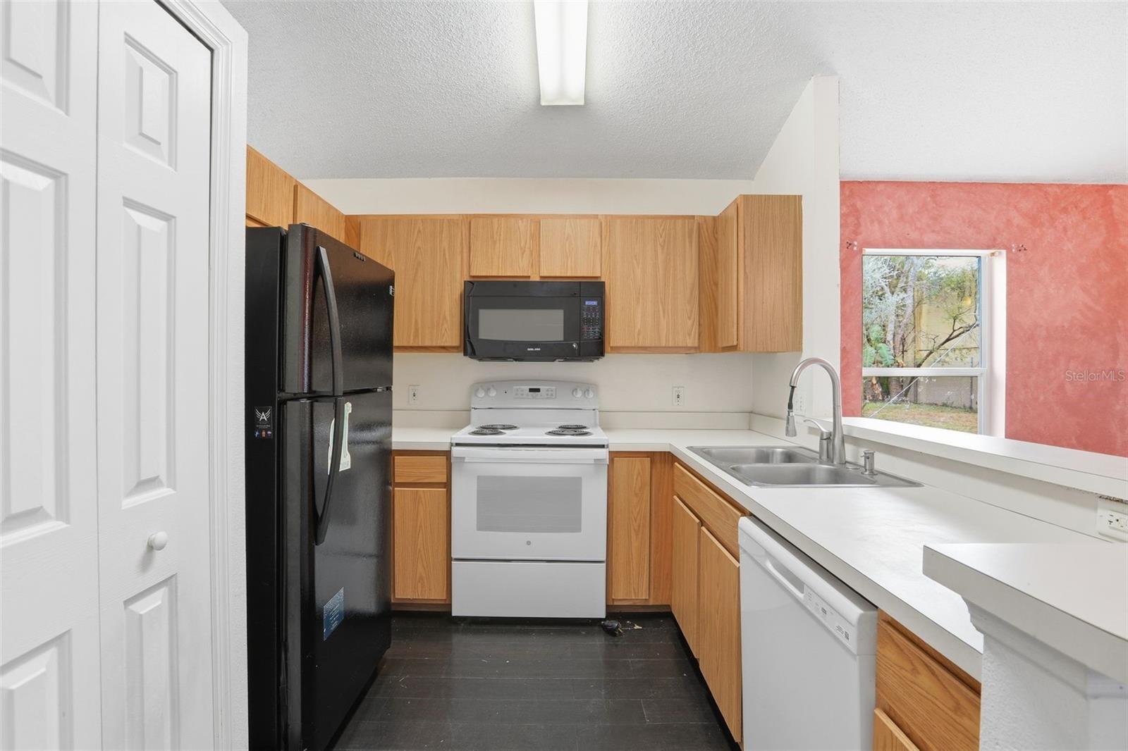 306 DANIELS POINTE DR