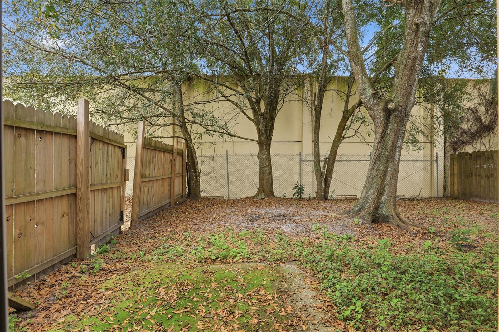 306 DANIELS POINTE DR