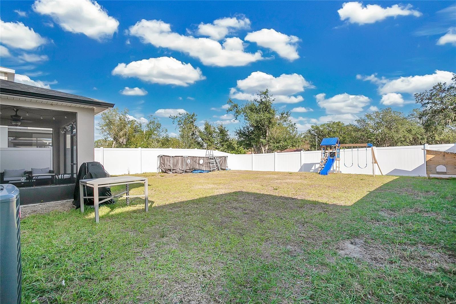 682 HERITAGE SQUARE DR