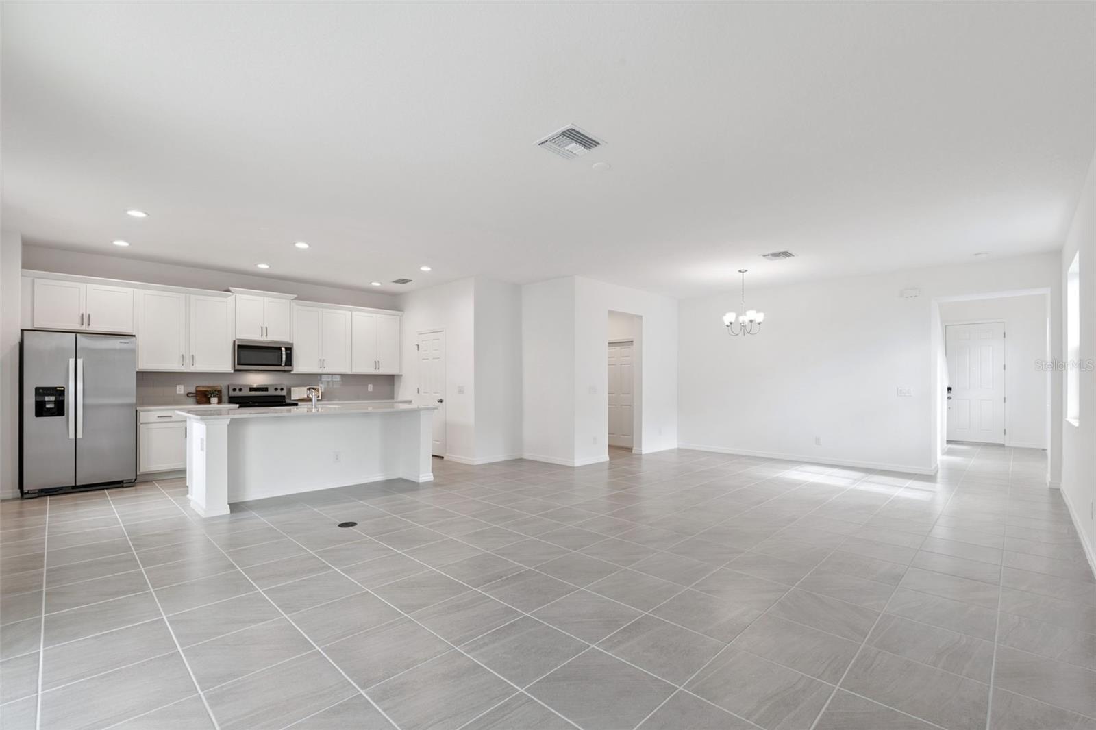 7028 ROLLING LEAF RD