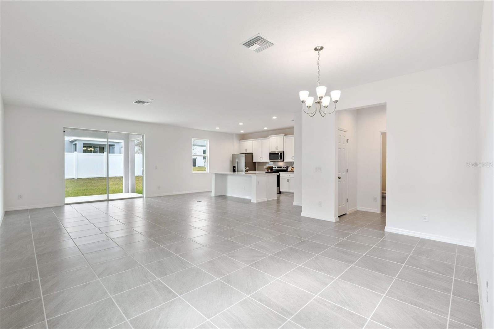 7028 ROLLING LEAF RD