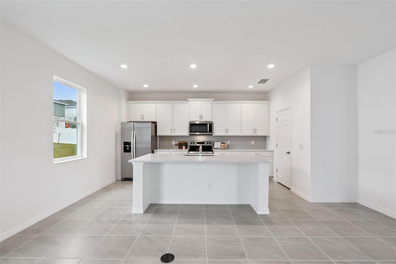 7028 ROLLING LEAF RD