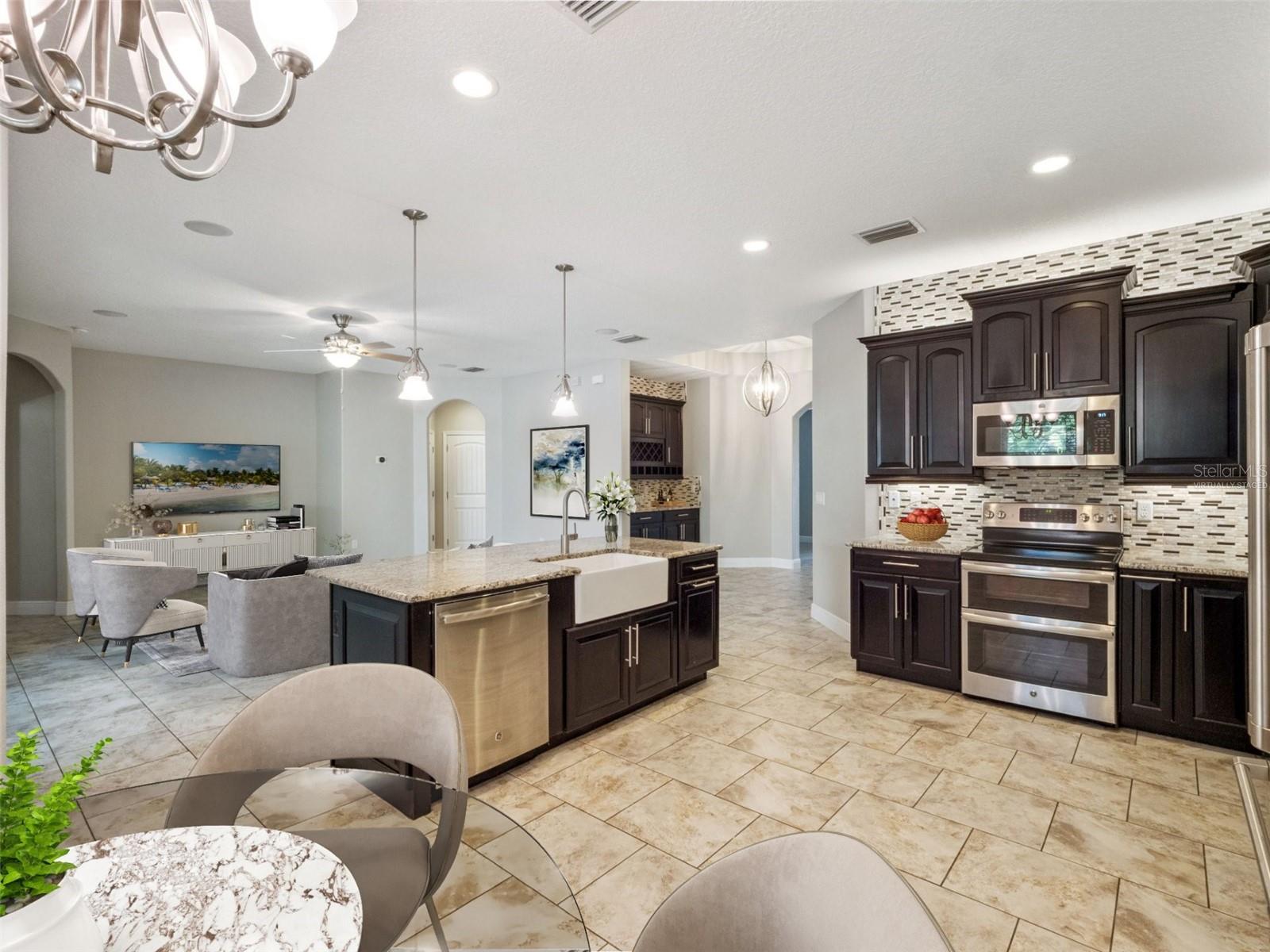 3697 CHANDLER ESTATES DR