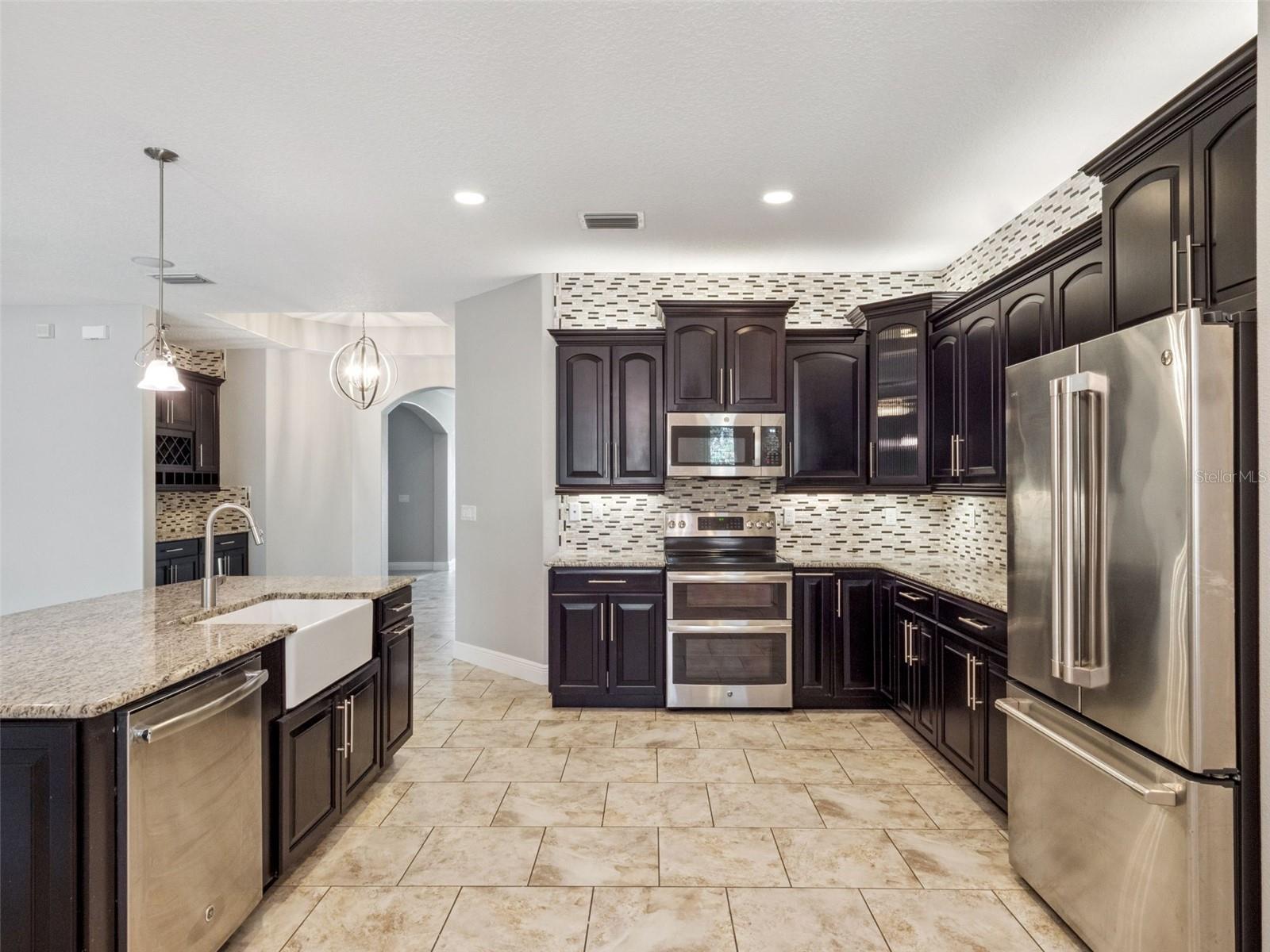 3697 CHANDLER ESTATES DR