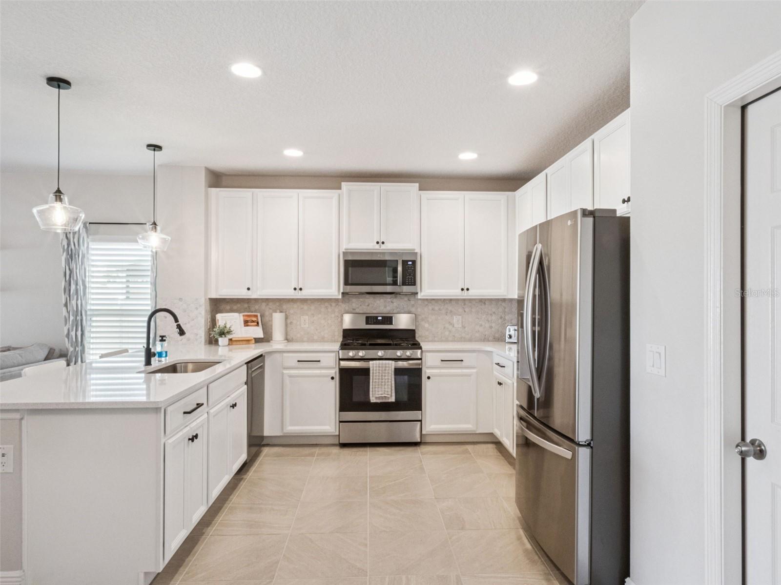 1040 GOLDEN DAWN LOOP