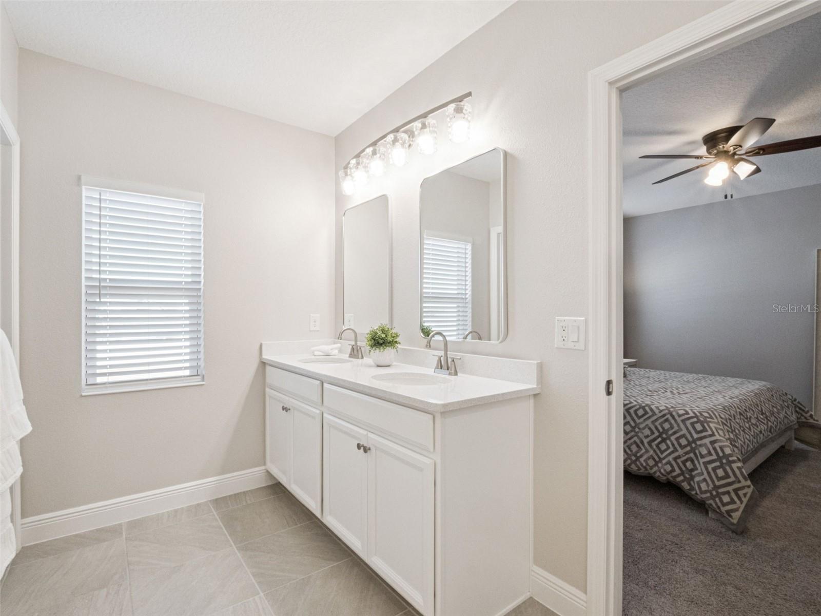 1040 GOLDEN DAWN LOOP