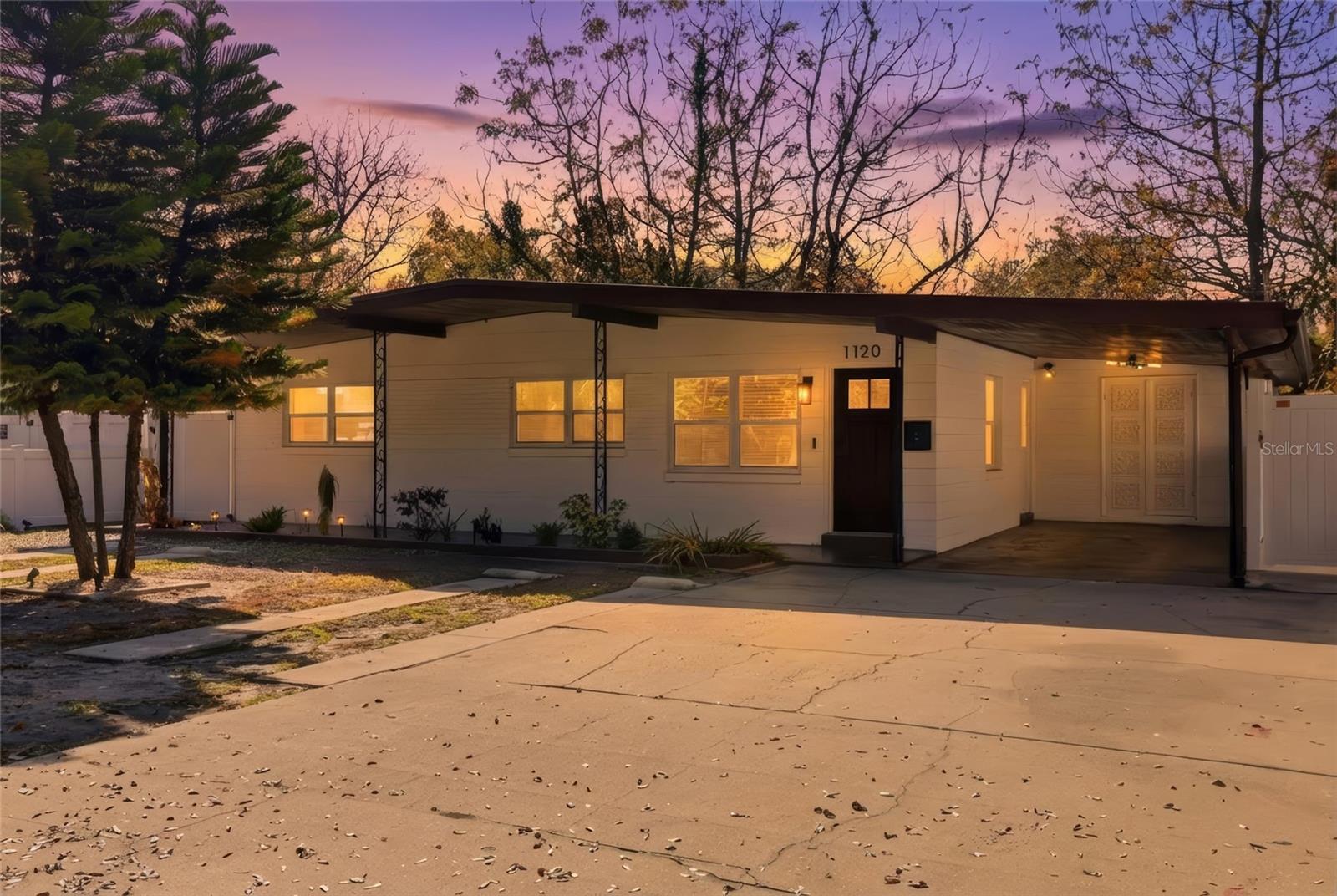 1120 NELA AVE