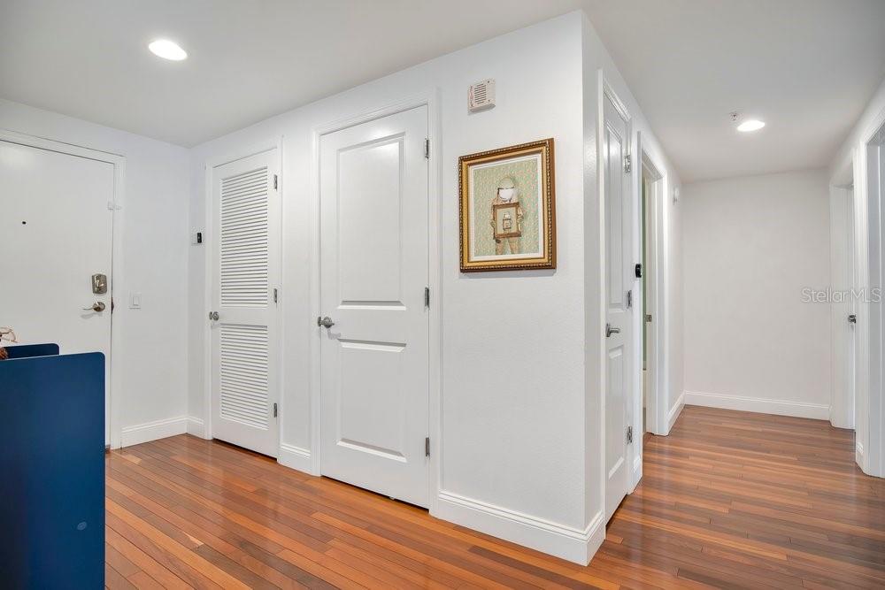 322 E CENTRAL BLVD #1005