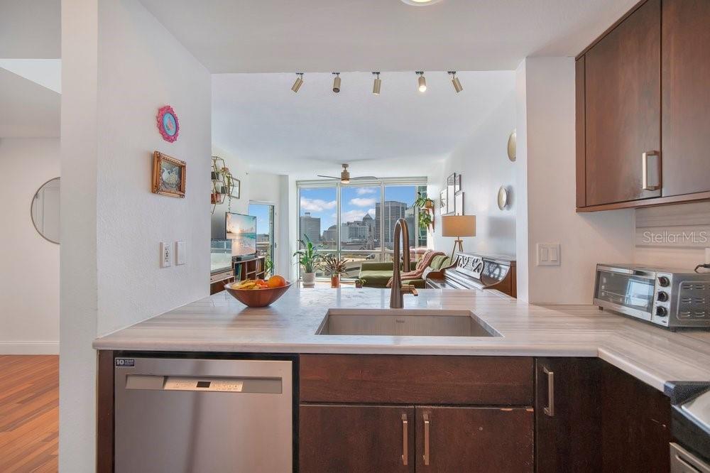 322 E CENTRAL BLVD #1005