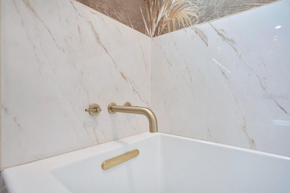 1651 WESTCHESTER AVE