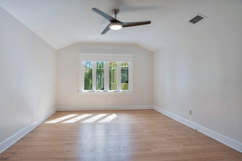 1651 WESTCHESTER AVE