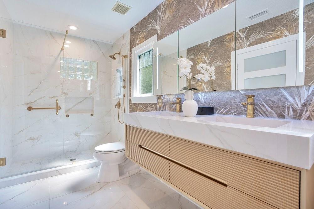 1651 WESTCHESTER AVE