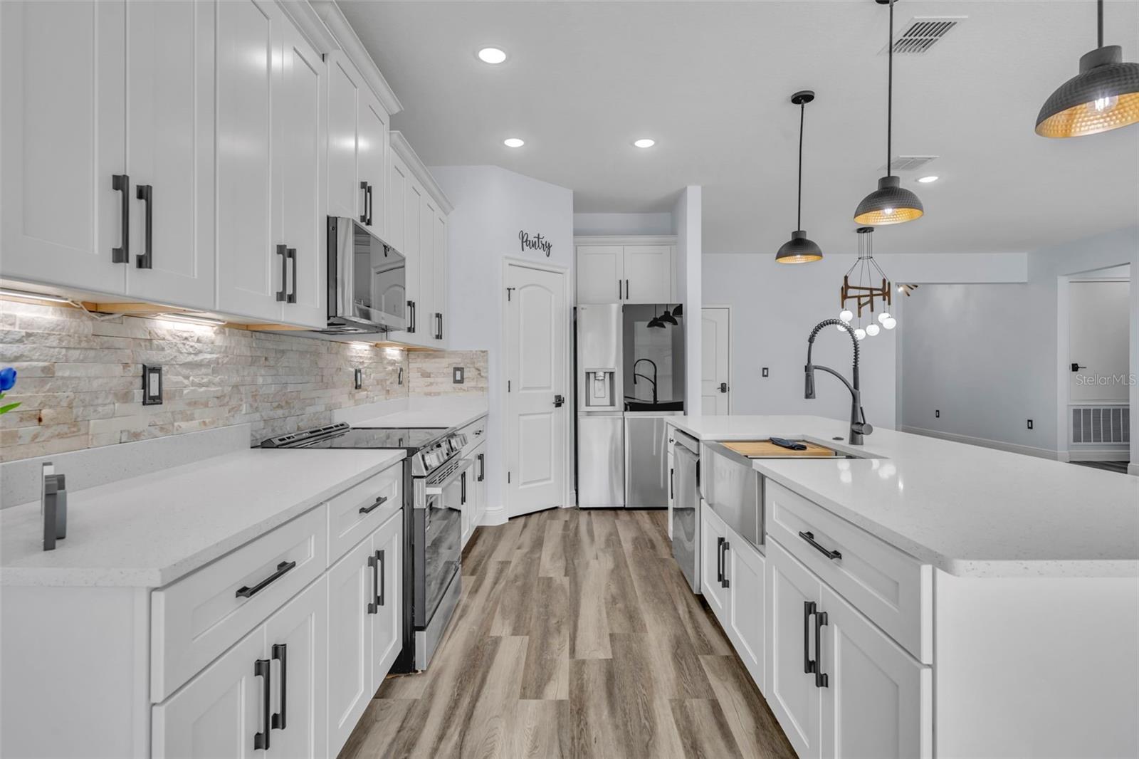 256 HIBISCUS LN