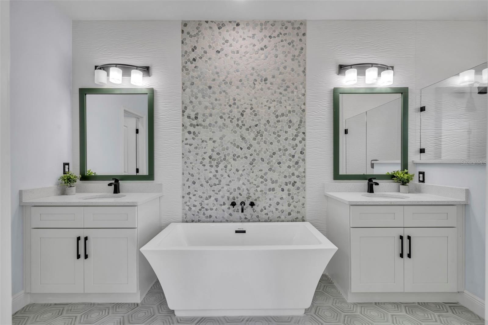 256 HIBISCUS LN