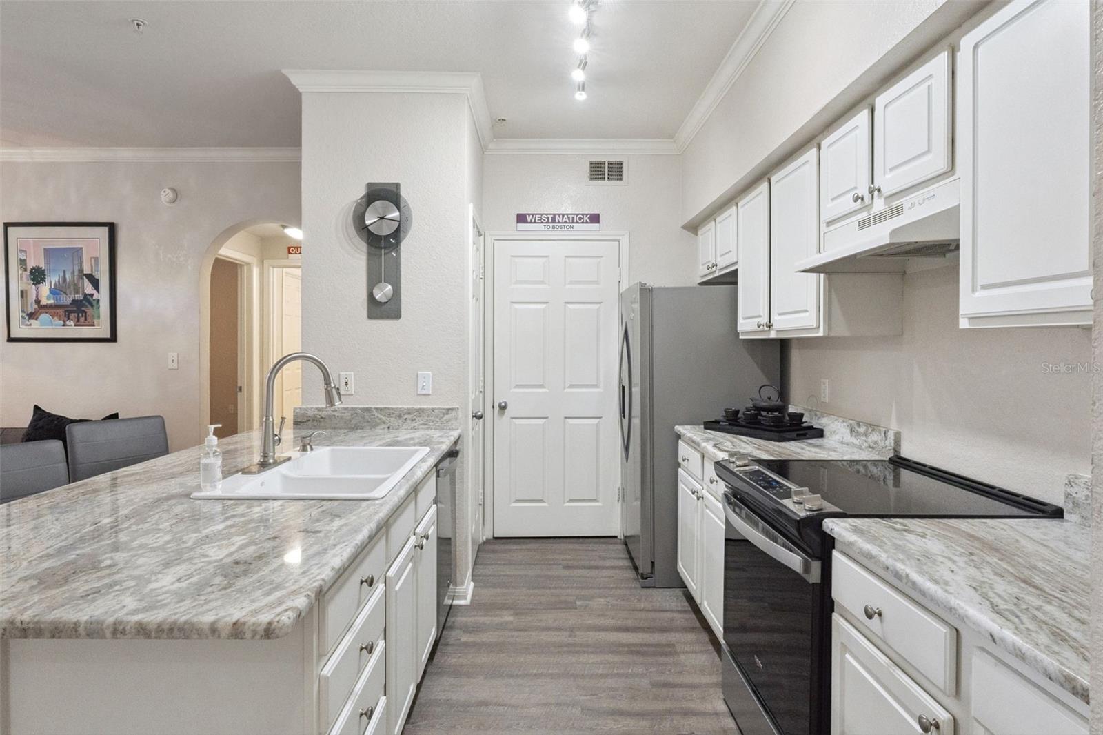911 N ORANGE AVE #509