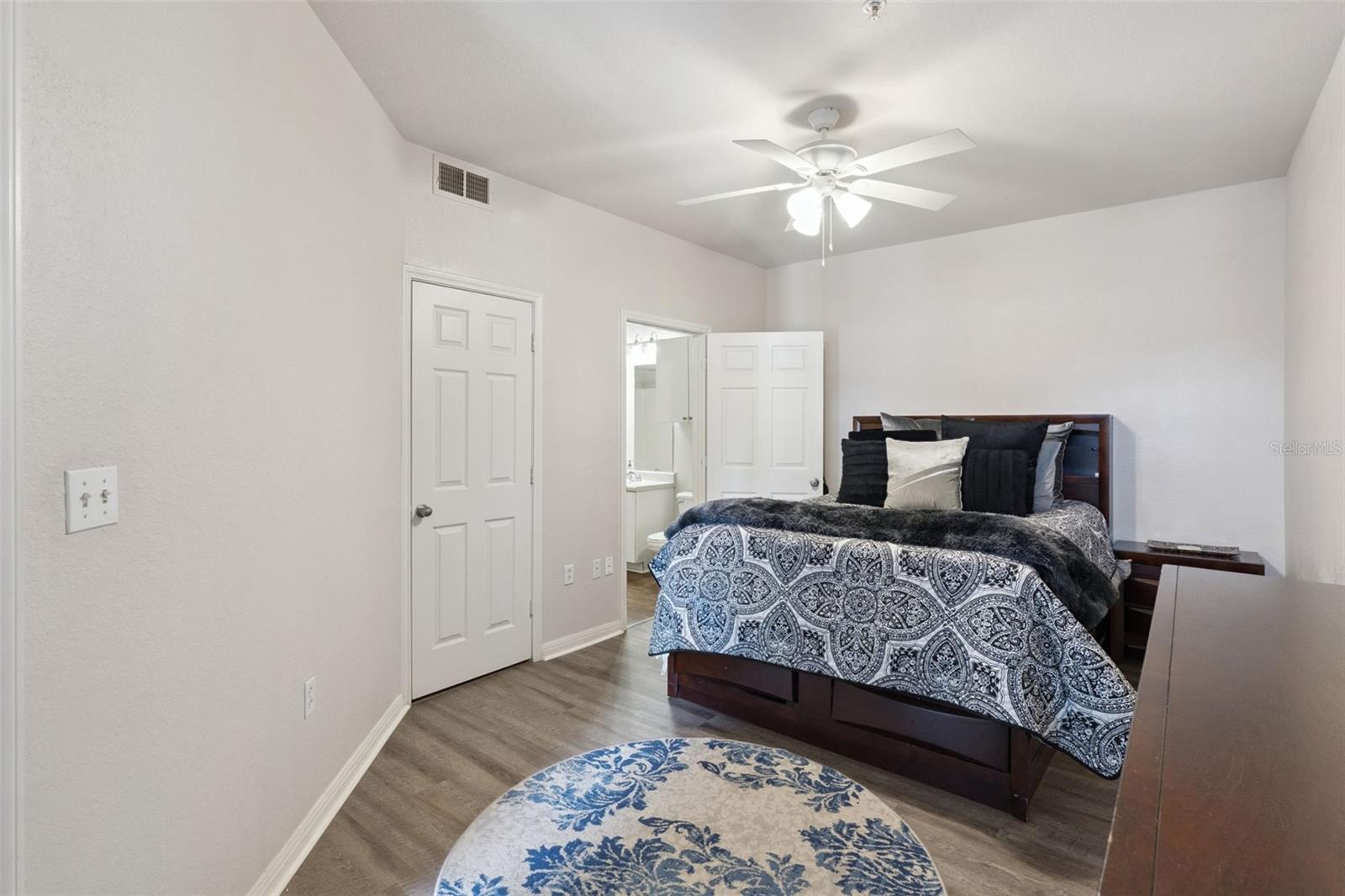 911 N ORANGE AVE #509