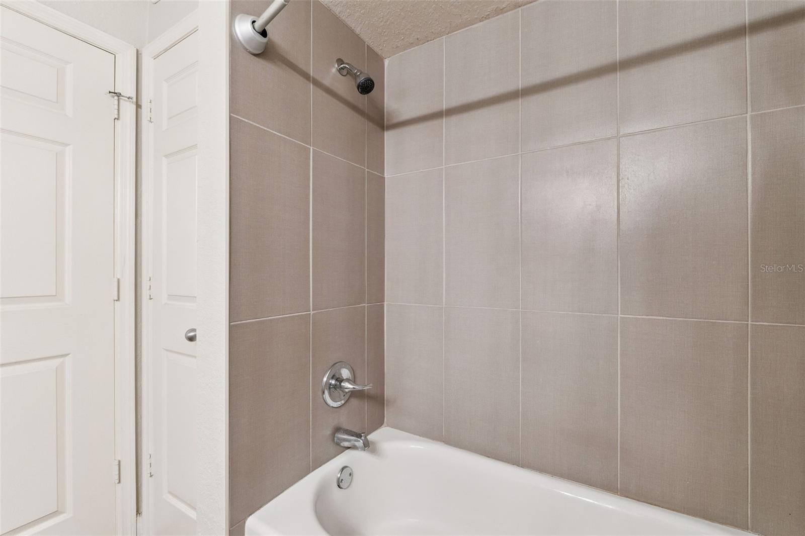 202 E SOUTH ST #2039