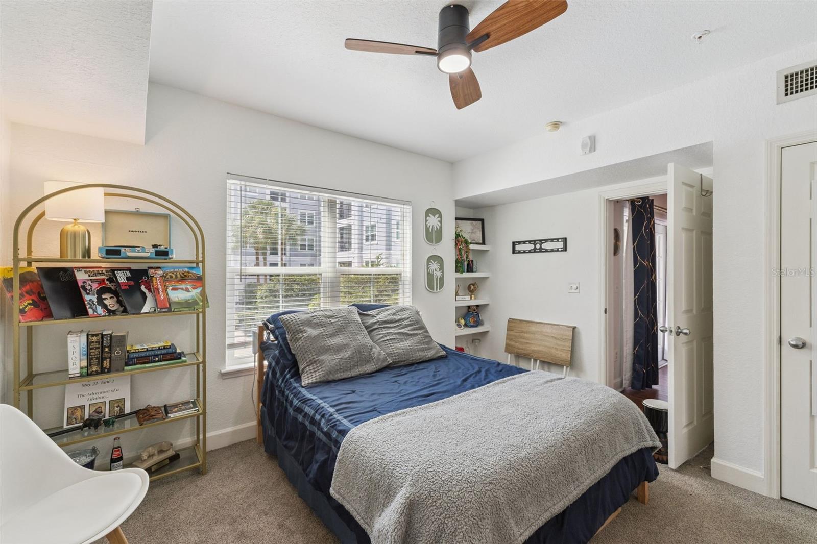 202 E SOUTH ST #2039