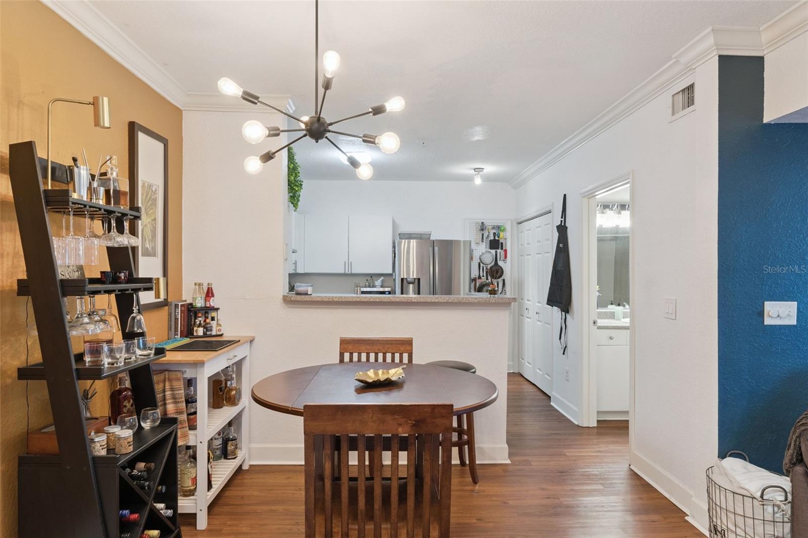 202 E SOUTH ST #2039