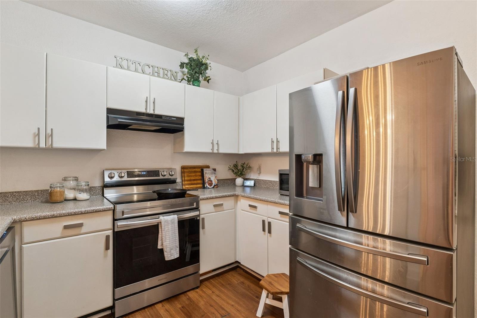 202 E SOUTH ST #2039