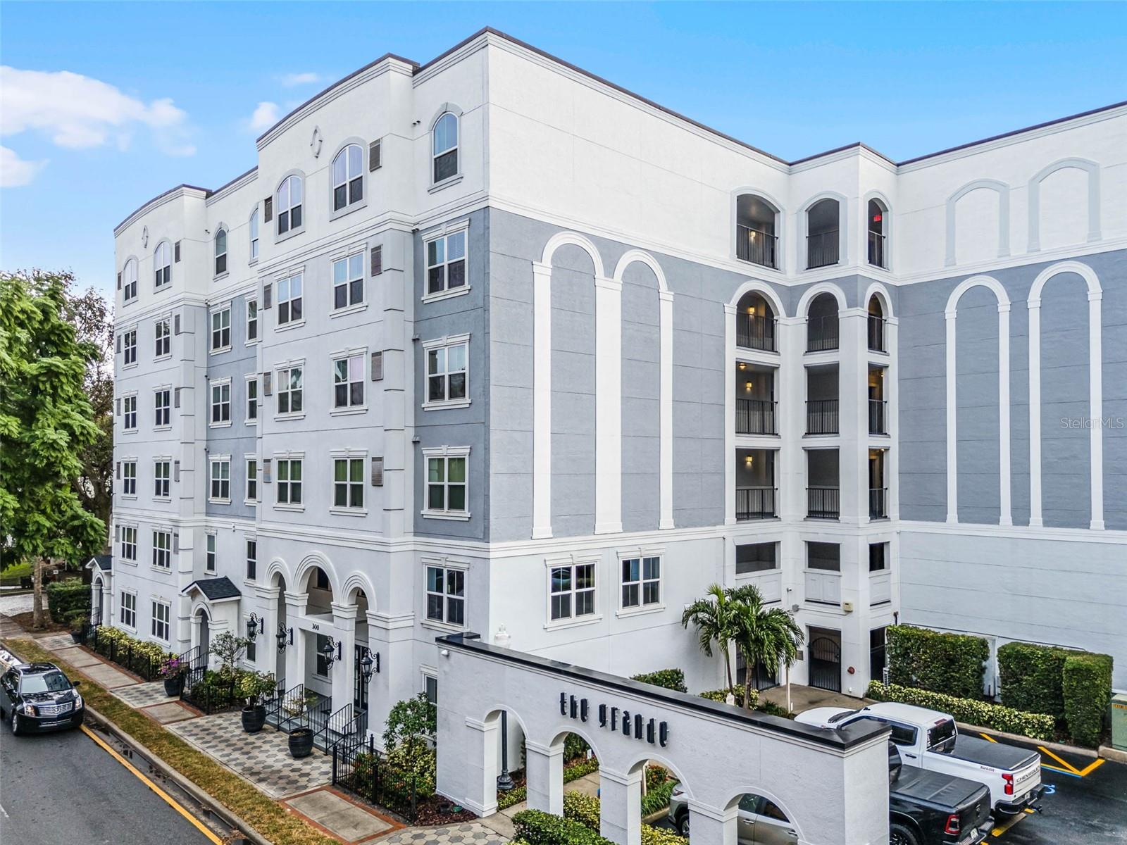 202 E SOUTH ST #2039