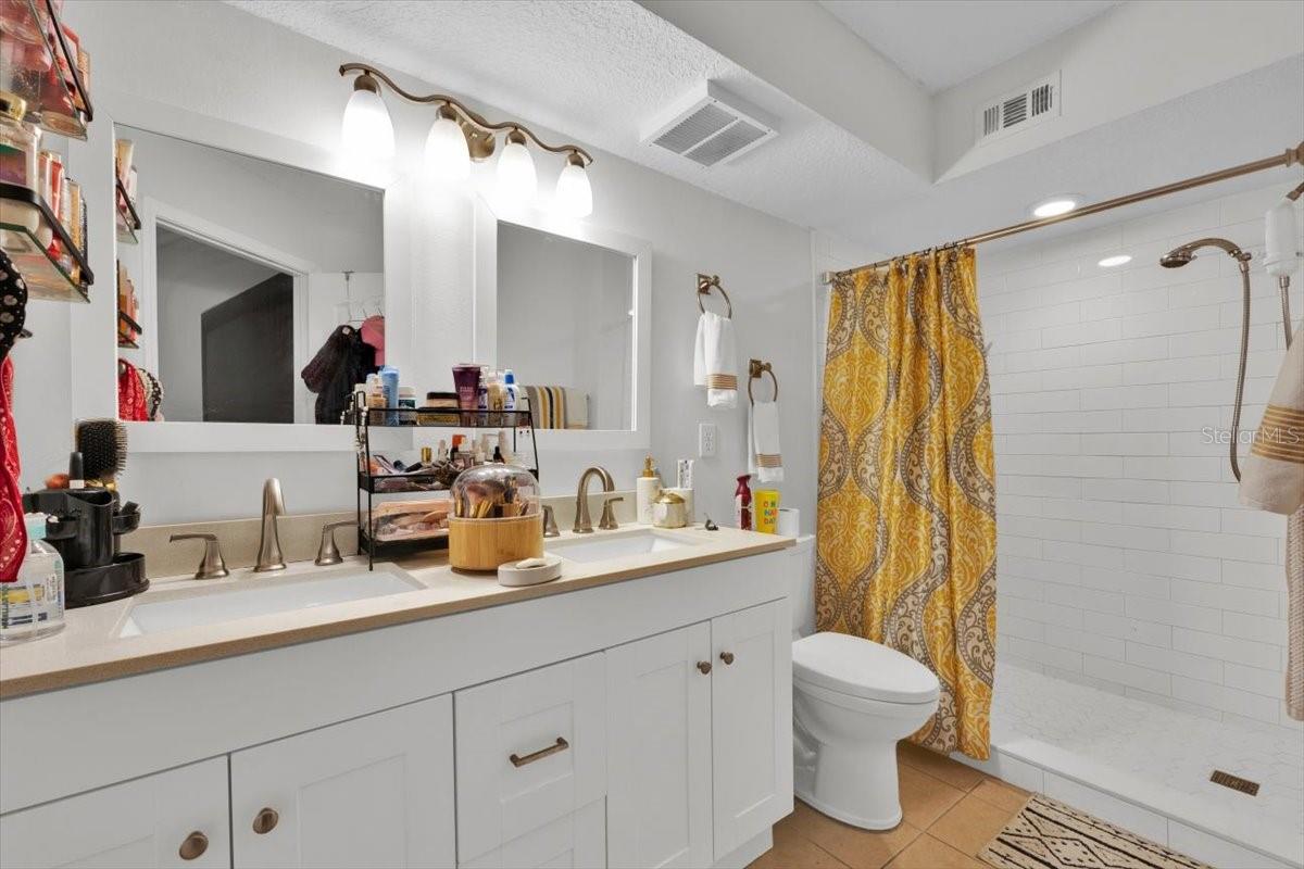 12017 VILLANOVA DR #102