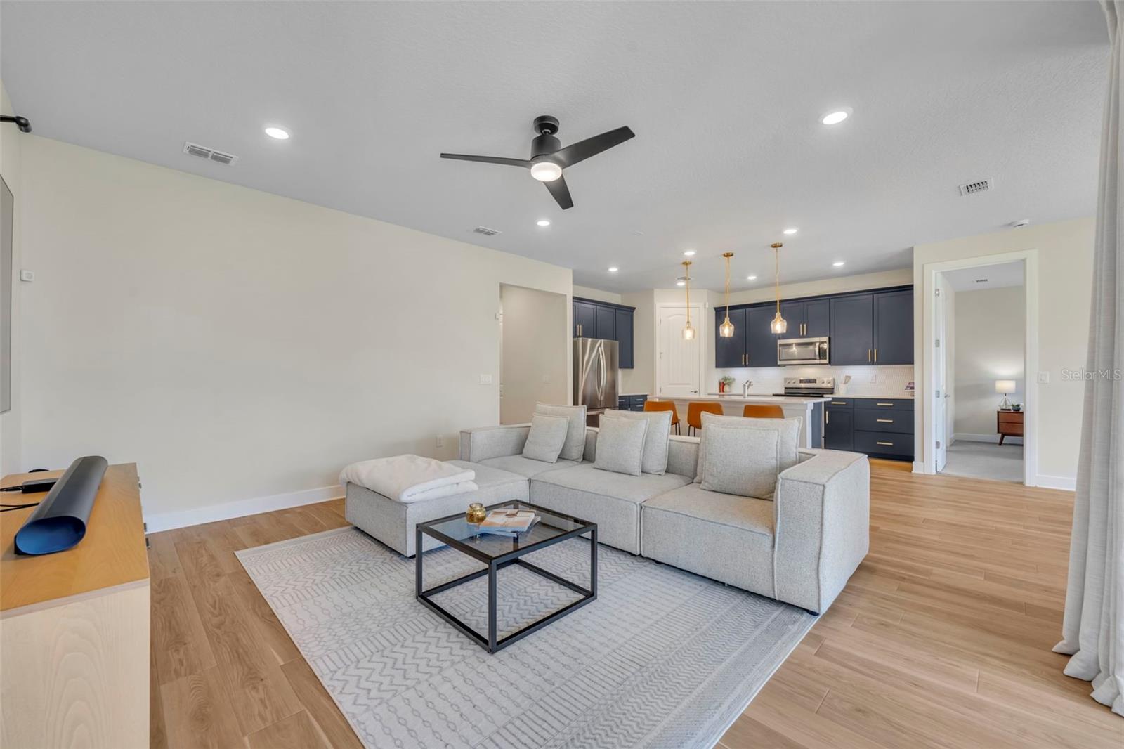 5346 ROYAL POINT AVE