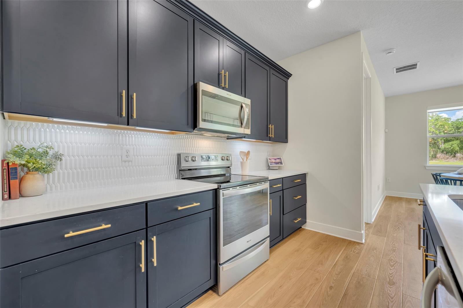 5346 ROYAL POINT AVE