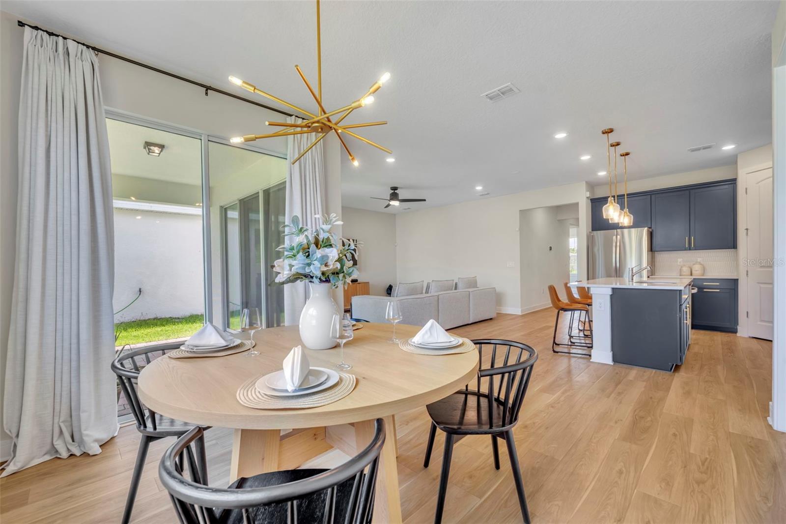 5346 ROYAL POINT AVE