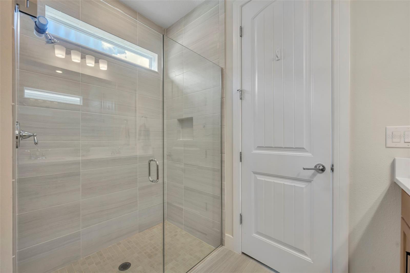 5346 ROYAL POINT AVE