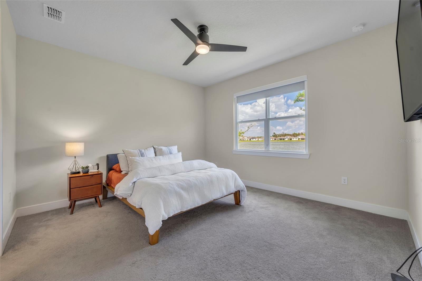 5346 ROYAL POINT AVE