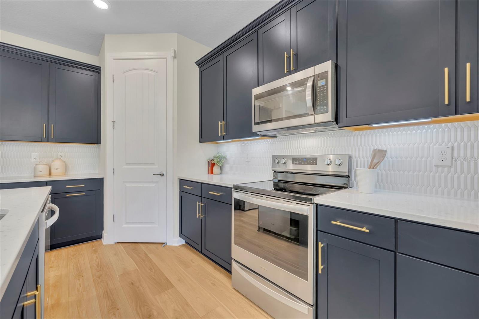 5346 ROYAL POINT AVE