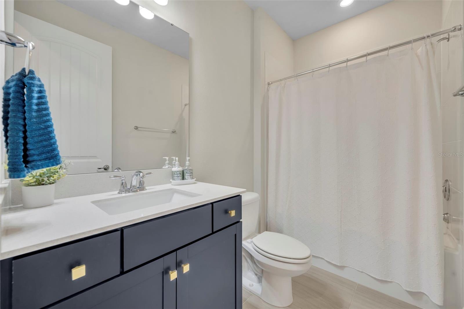 5346 ROYAL POINT AVE