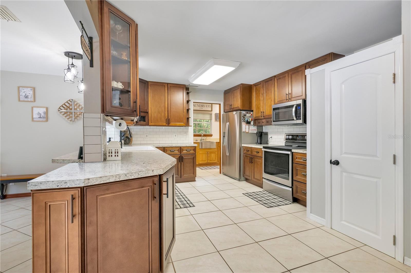 211 SPRING HOLLOW BLVD