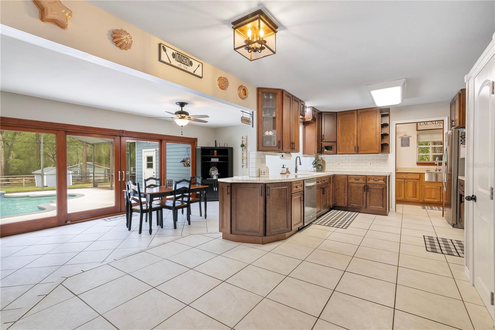 211 SPRING HOLLOW BLVD