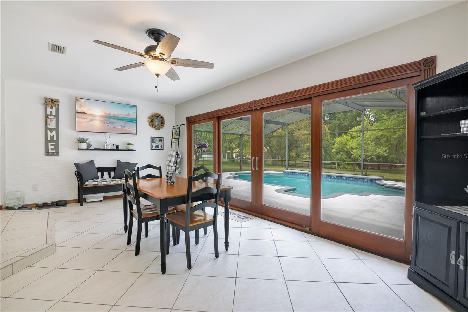 211 SPRING HOLLOW BLVD