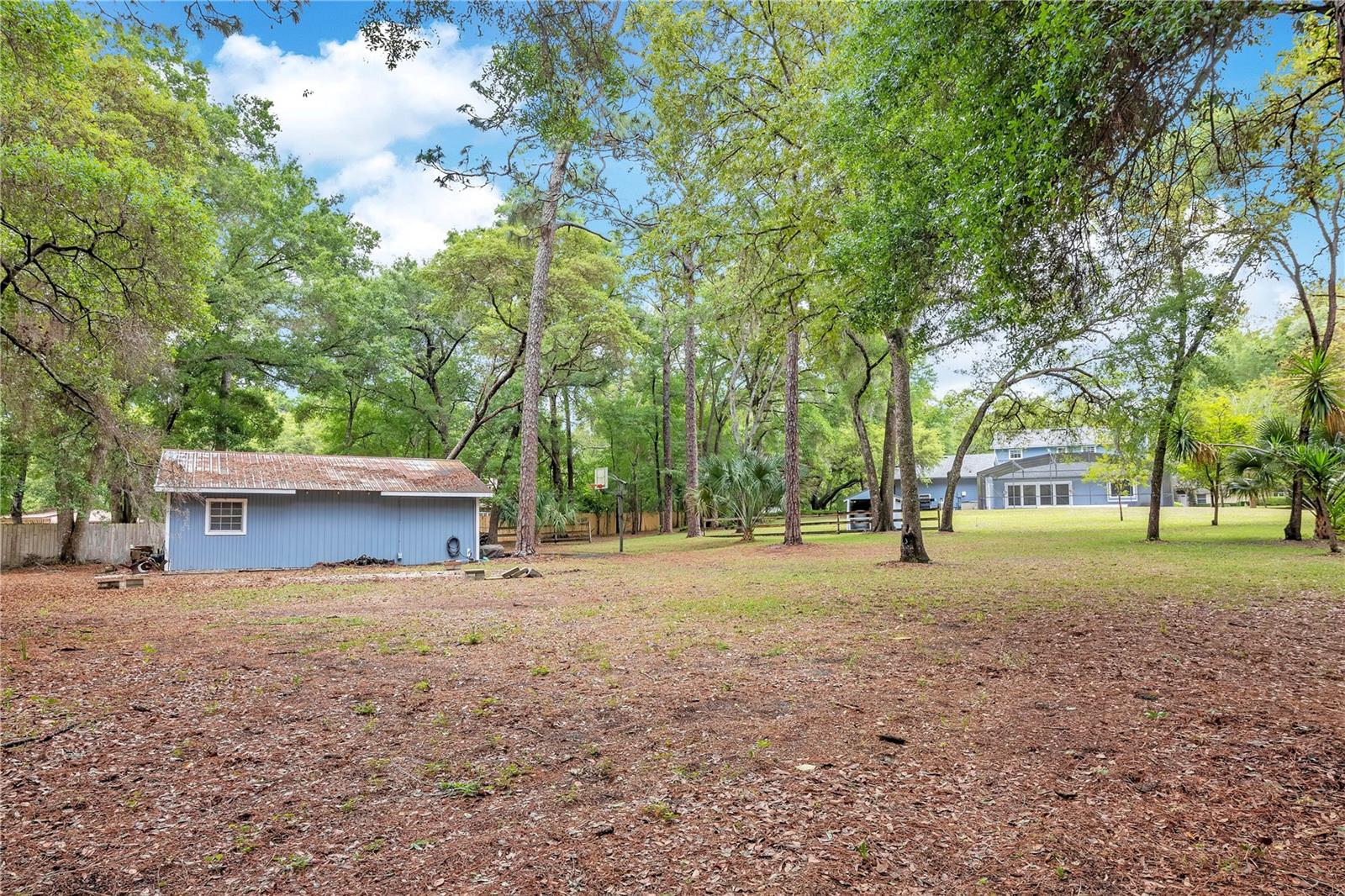 211 SPRING HOLLOW BLVD