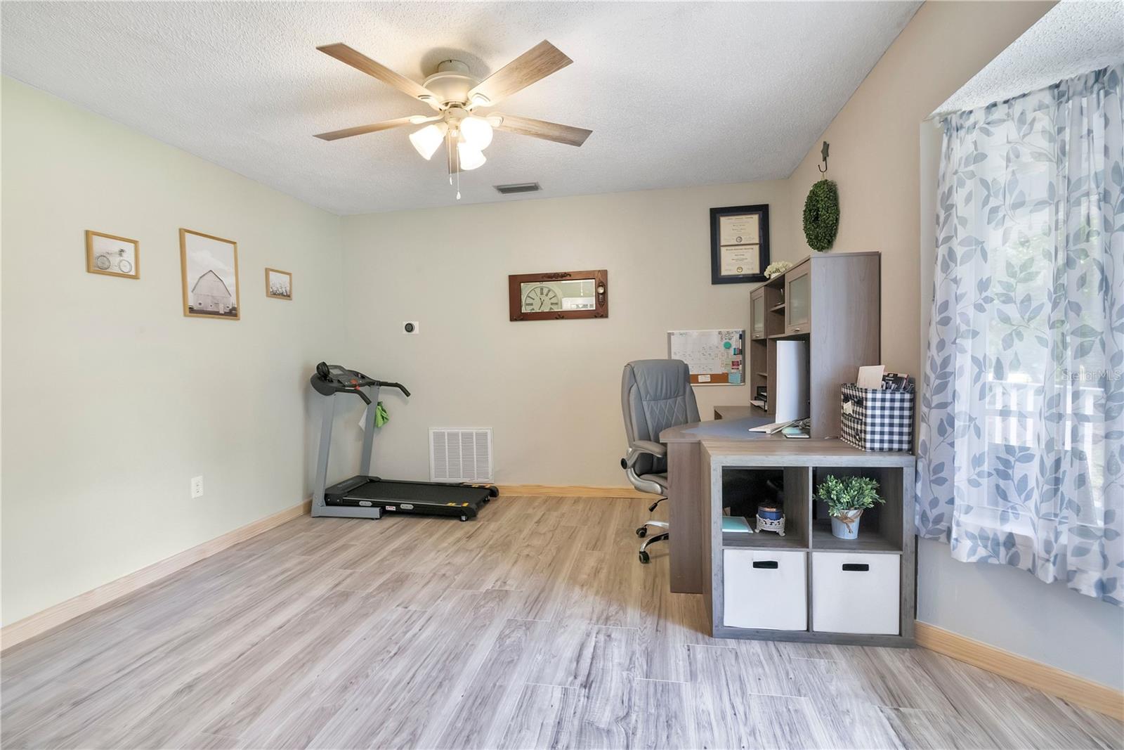 211 SPRING HOLLOW BLVD