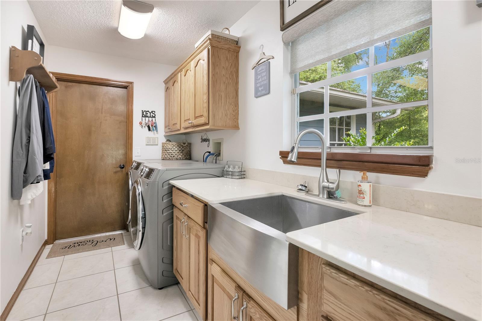 211 SPRING HOLLOW BLVD