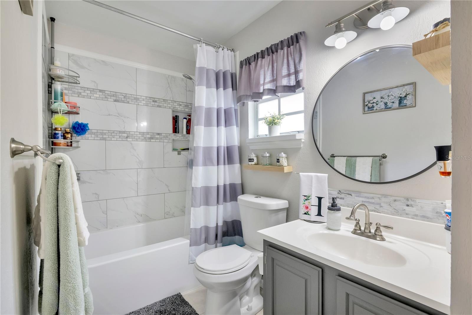 211 SPRING HOLLOW BLVD