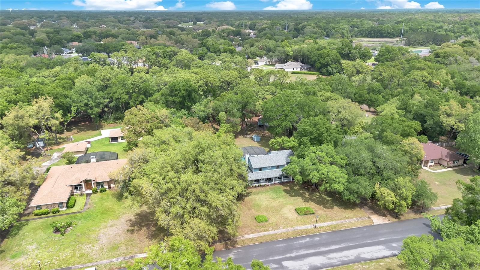 211 SPRING HOLLOW BLVD