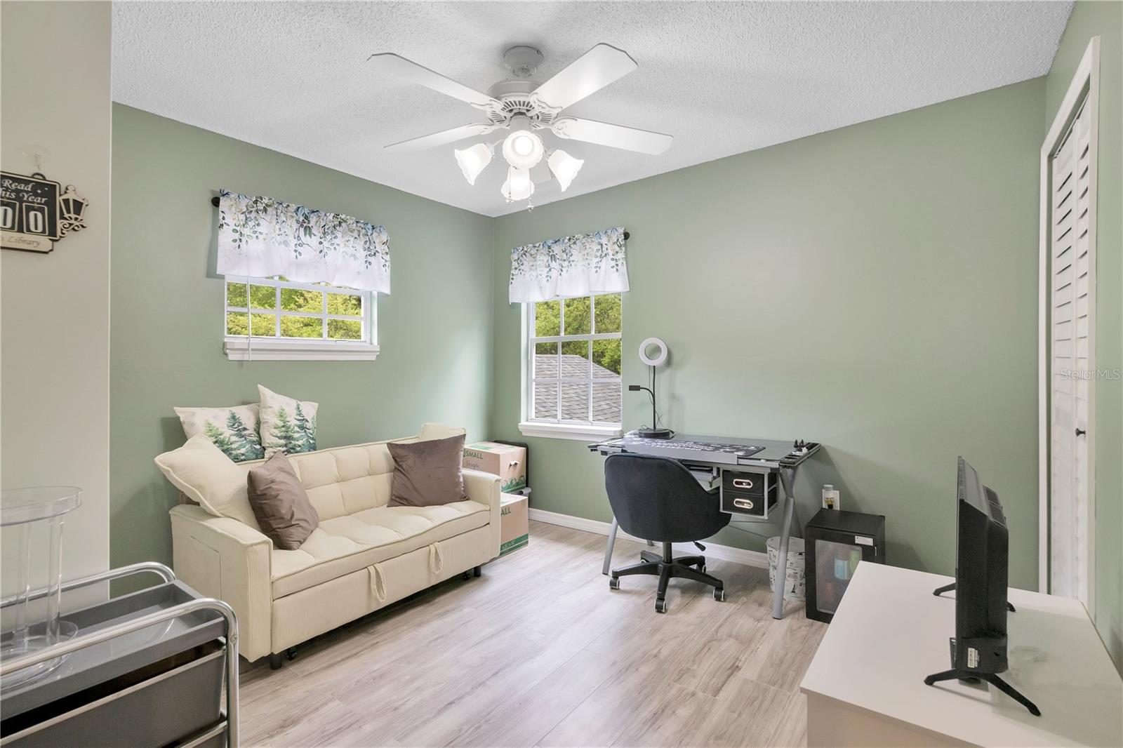 211 SPRING HOLLOW BLVD