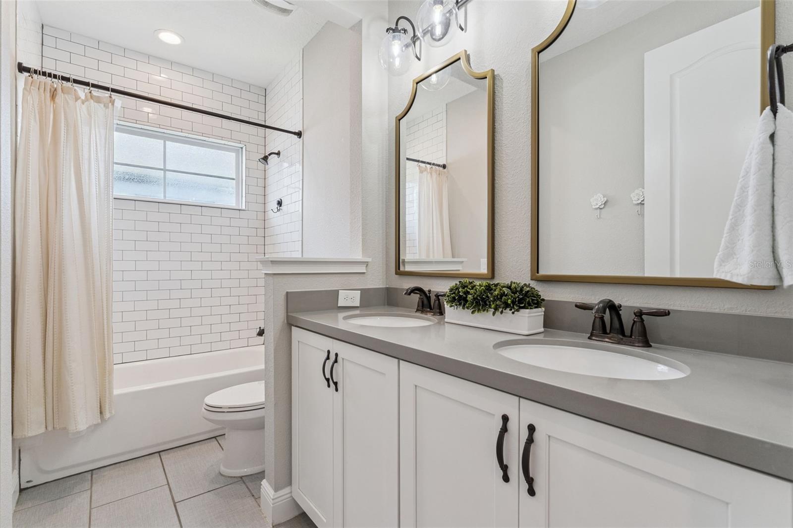 13132 LOWER HARDEN AVE