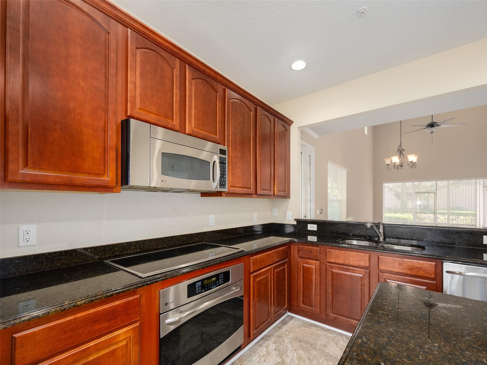 1409 MILLEDGE LN #1409